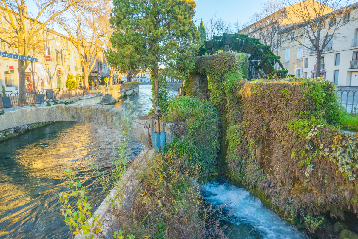 L Isle Sur La Sorgue Tourist Guide Antique Shops And Family Walks L Isle Sur La Sorgue Tourist Guide Antique Shops And Family Walks