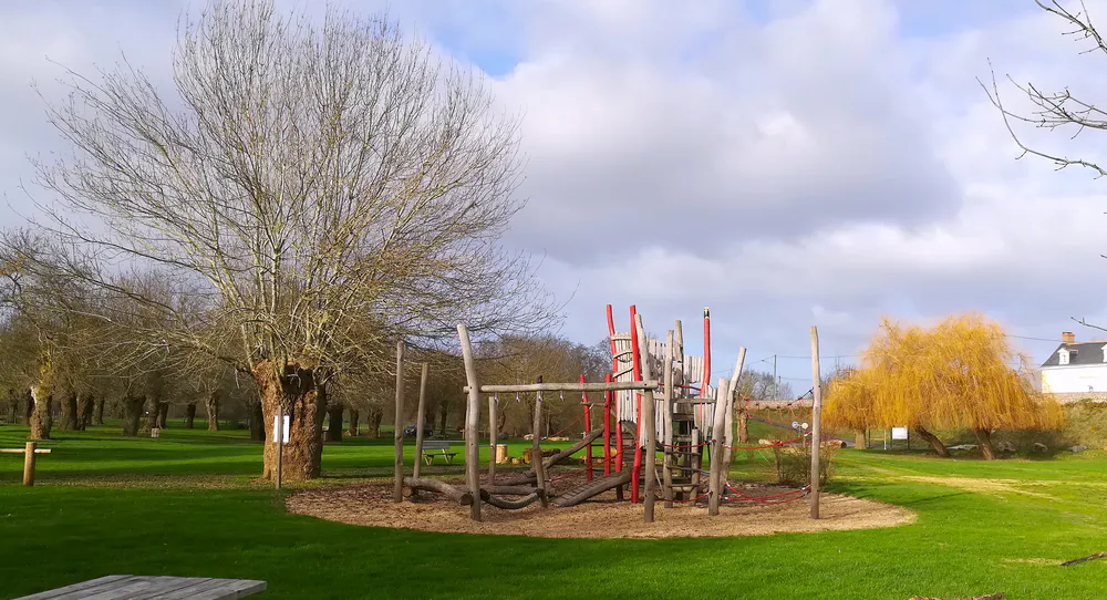 Fotografía de diegoenfrance.com mostrando infraestructura pensada para familias que planean conducir en Francia con niños.