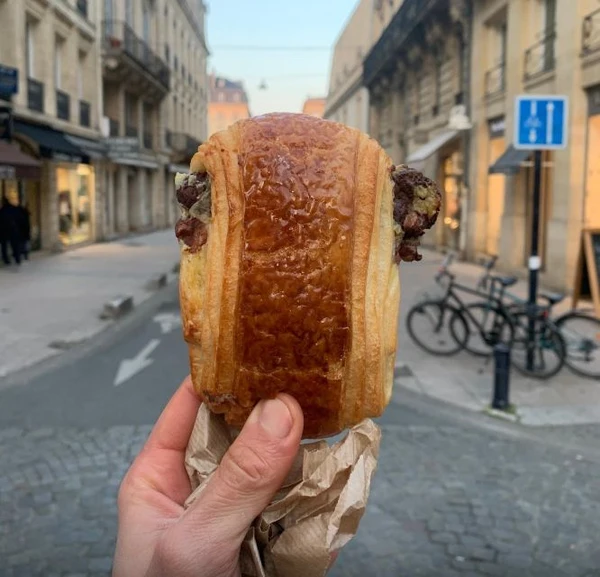 Artisanal chocolates and chocolatine en mano, irresistible classics to enjoy in Toulouse at breakfast time