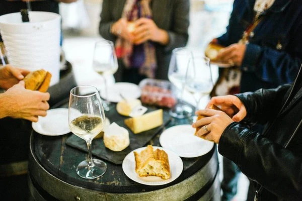 Tasting of regional products on a guided tour of the market, the tastiest things to see in Toulouse