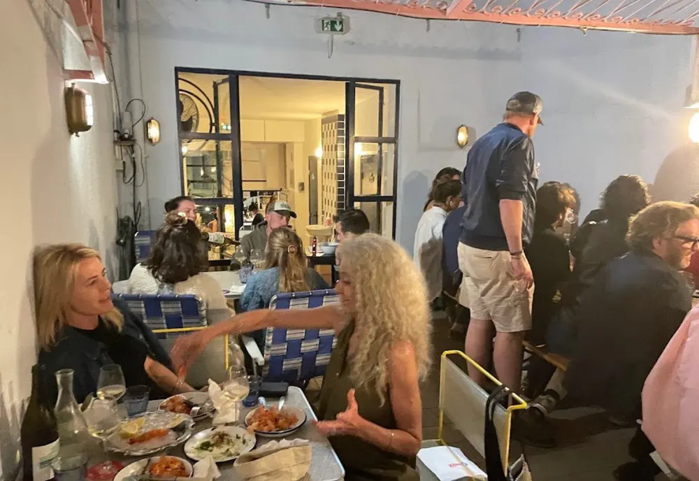 Where to eat well in Marseille: hidden restaurant with local ambiance and authentic cuisine