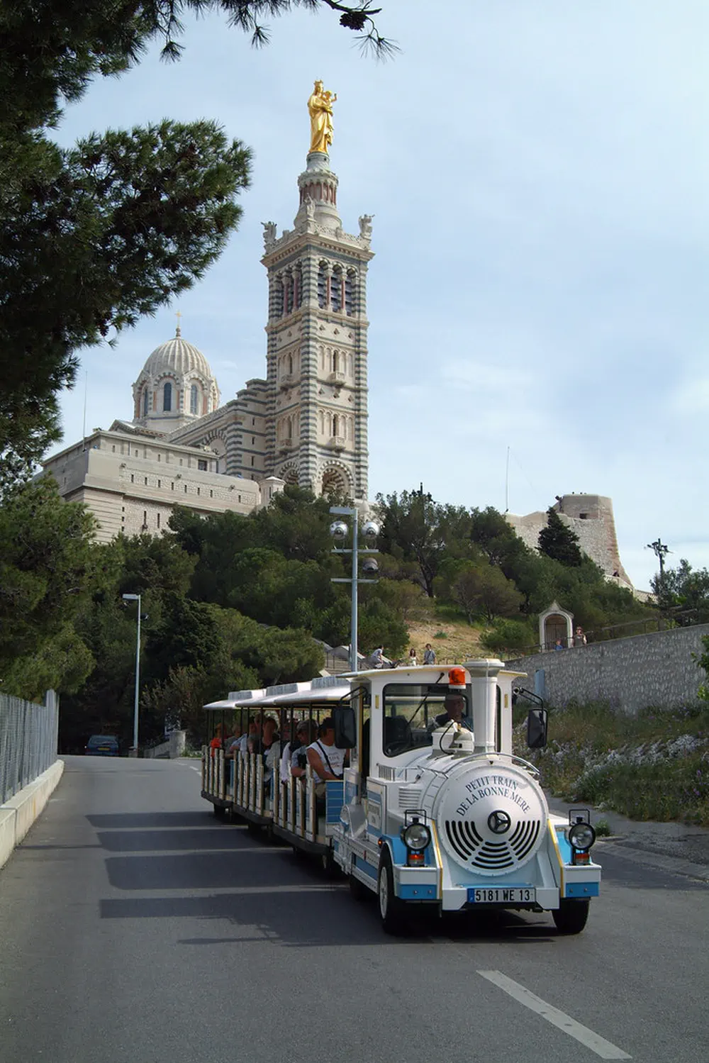 Things to do in Marseille: visit the Basilica of Notre-Dame de la Garde, the most emblematic viewpoint of the city