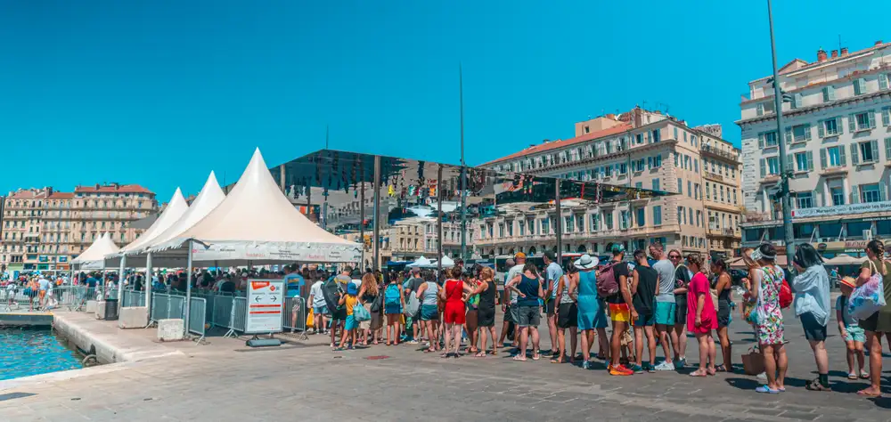 Marseille travel tip: book online for queue-free boarding - Photo by diegoenfrance.com