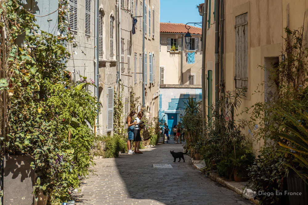What to see in Marseille: stroll through Le Panier, the most authentic district of the city - Photo by diegoenfrance.com