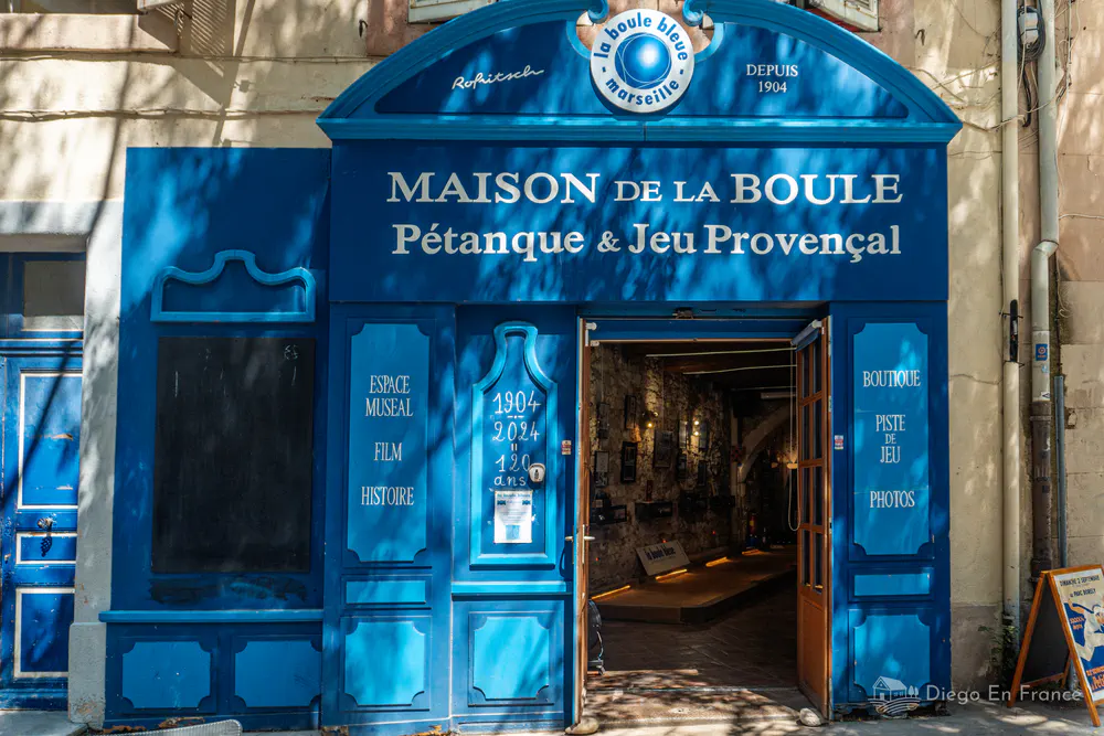 What to see in Marseille: discover local history through the traditional game of pétanque - Photo by diegoenfrance.com