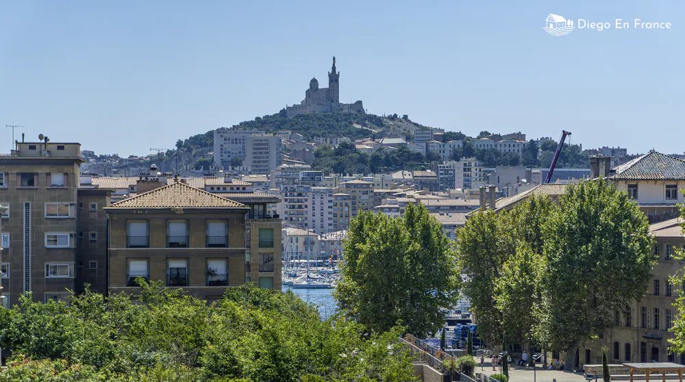What to do in Marseille: lunch with a view on one of its most elegant terraces - Photo by diegoenfrance.com