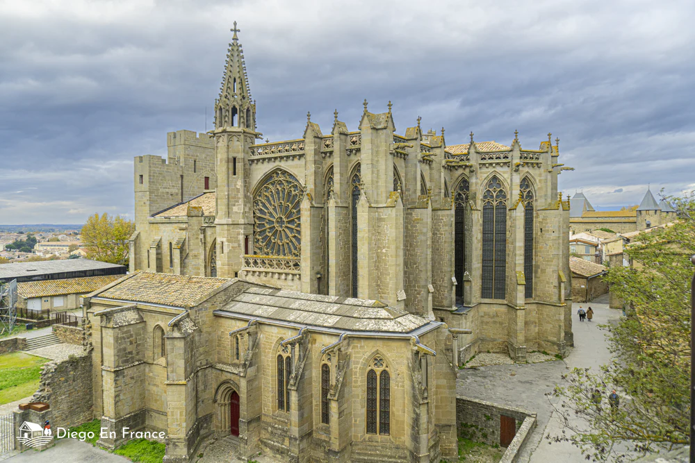 Basilique Saint-Nazaire à Carcassonne, joyau de l'architecture médiévale près d'Albi.