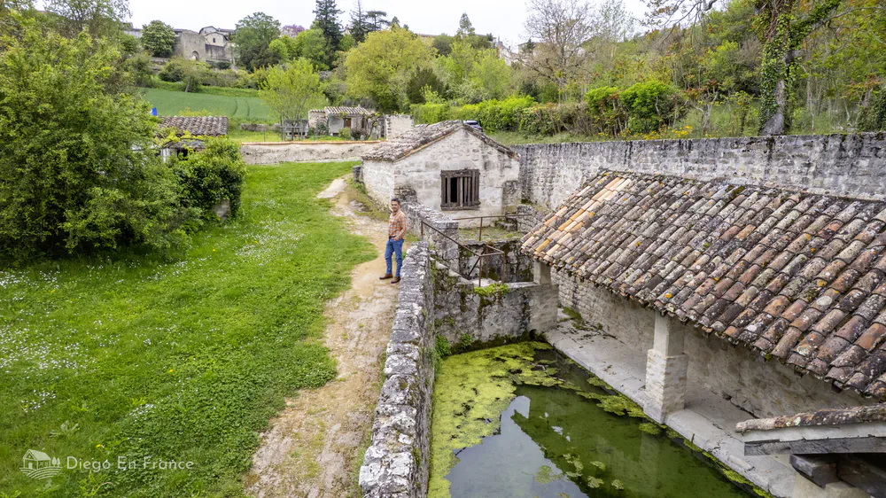 Área del lavadero comunal de Lautrec, un rincón escondido para pasear y hacer picnic.